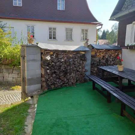 Ferienhaus U Kostela Pro 9 Chřibská